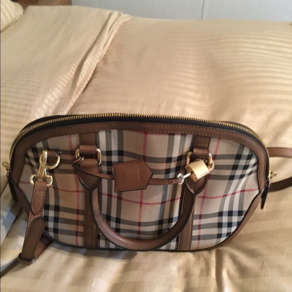 Burberry Purse - Picture 4 of 7